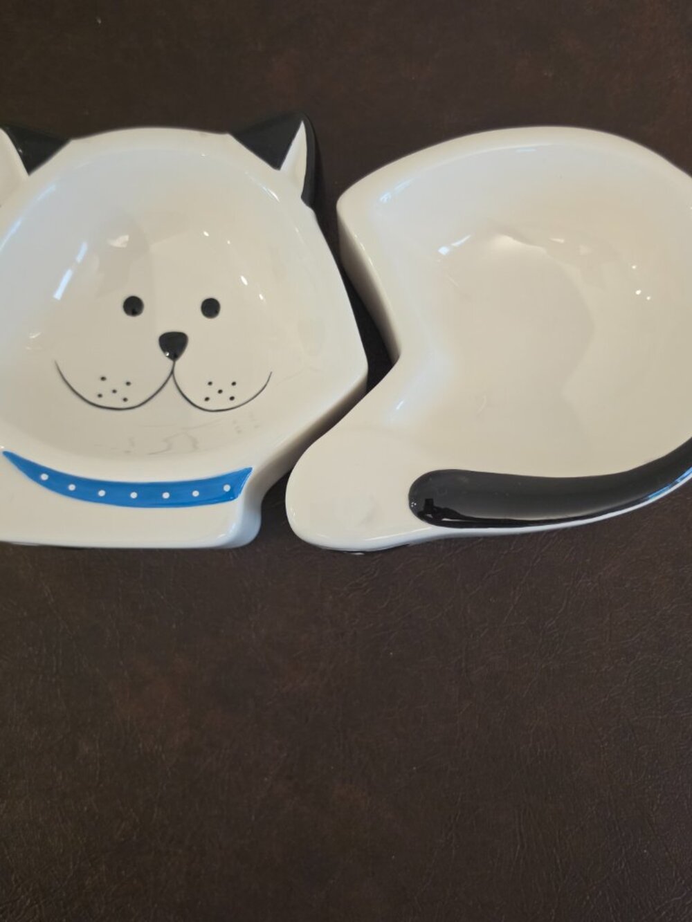 Vintage Department 5 ceramic cat dish features a charming hand-painted design